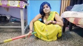 Busty Bhawani Aunty In Yellow Trousers Home Mms