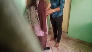 Desi Sex Video Of An Aunty With Her Boyfriend Near The Road