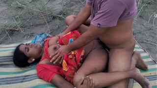 Indian Punjabi Village Aunty Hard Fucking Wet Pussy In Outdoor