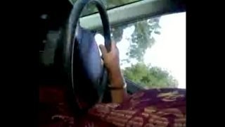 TIRUNELVELI TAMIL DELPHINE AUNTY IN CAR FEELING SATIN SILK DICK